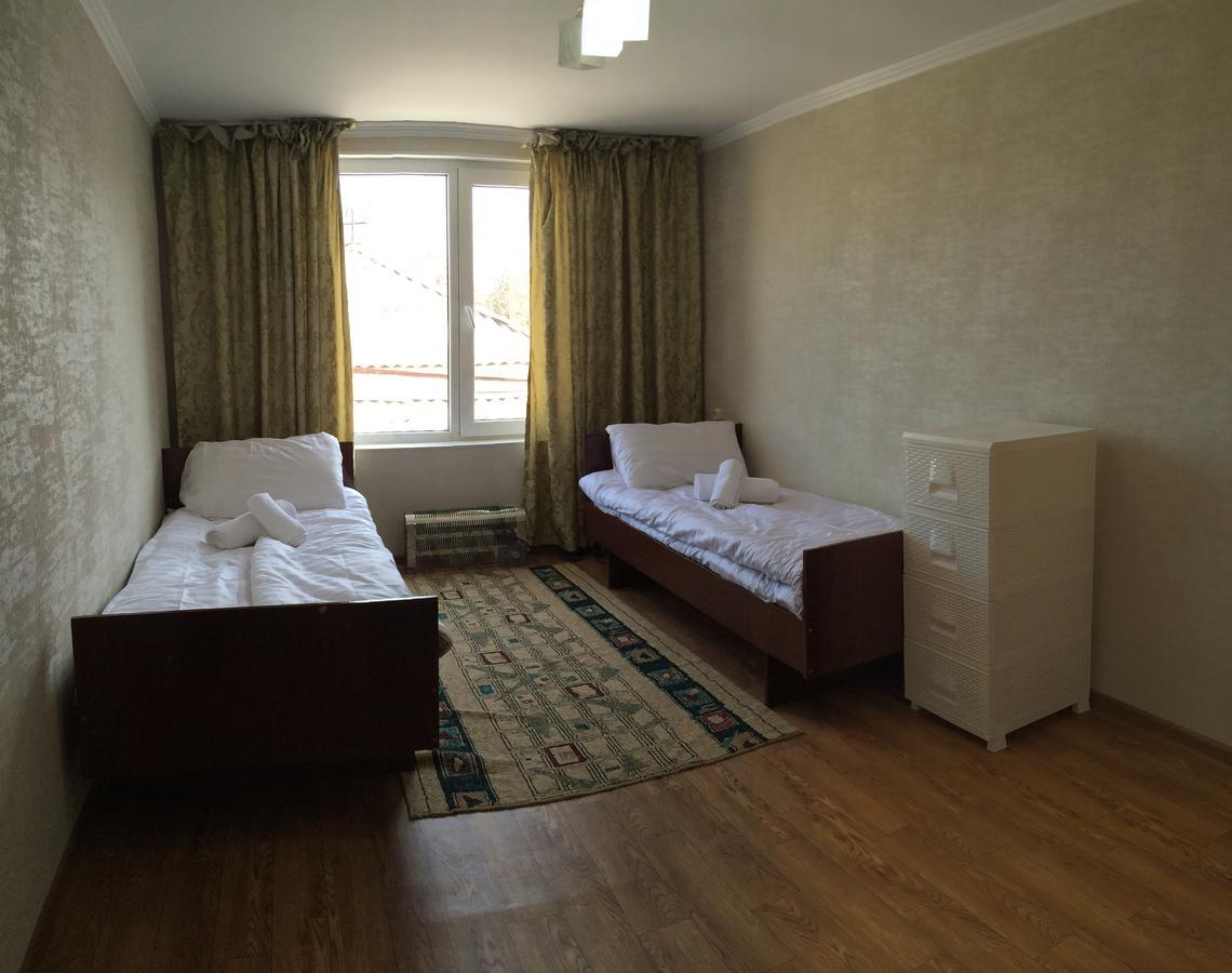Holiday Hostel House 비슈케크 외부 사진