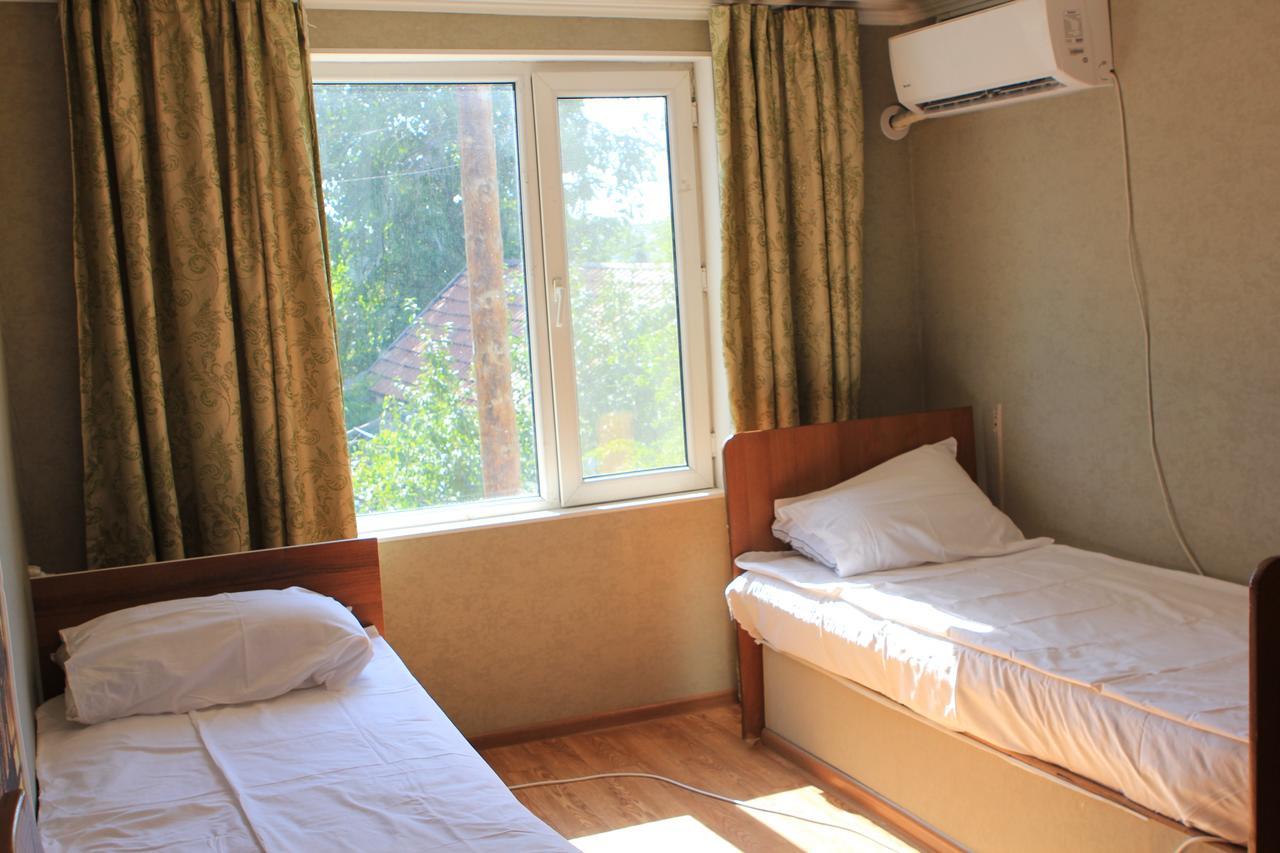 Holiday Hostel House 비슈케크 외부 사진